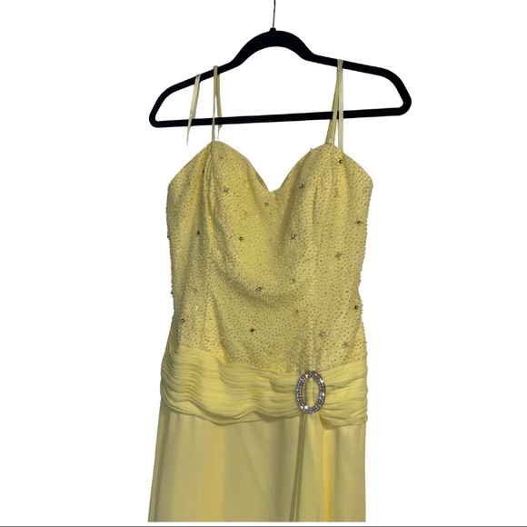 Strapless light yellow gown w rhinestones - Picture 3 of 3